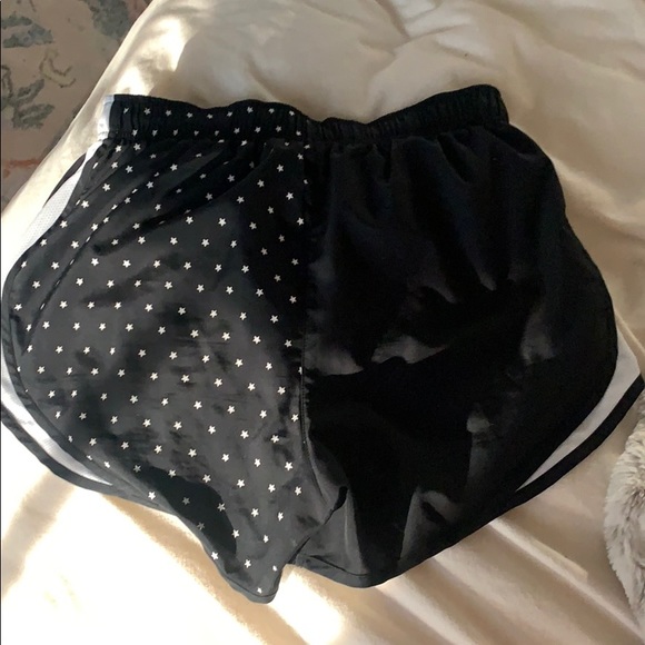 STAR PRINT NIKE RUNNING SHORTS - Picture 6 of 6